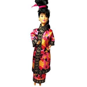 1993 Vintage Barbie Dolls of the World Collection Chinese Barbie